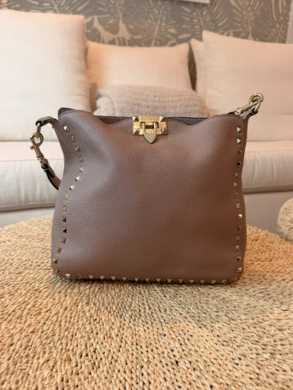 Authentic Valentino Garvani Rockstud Beige/Pink Leather Crossbody Bag